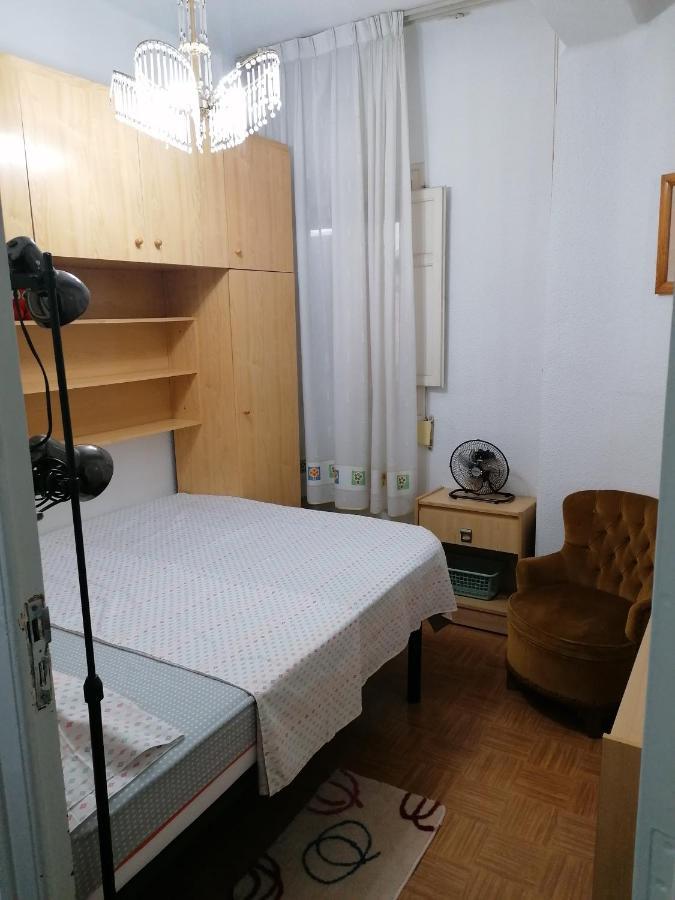 Mary'S Rooms Low Cost Валенсия Екстериор снимка
